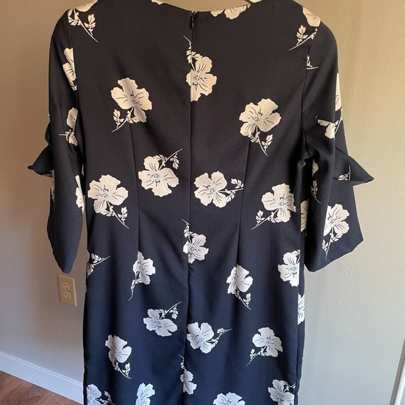 Banana Republic Navy Floral Dress, Brand New - Never worn - Picture 2 of 3